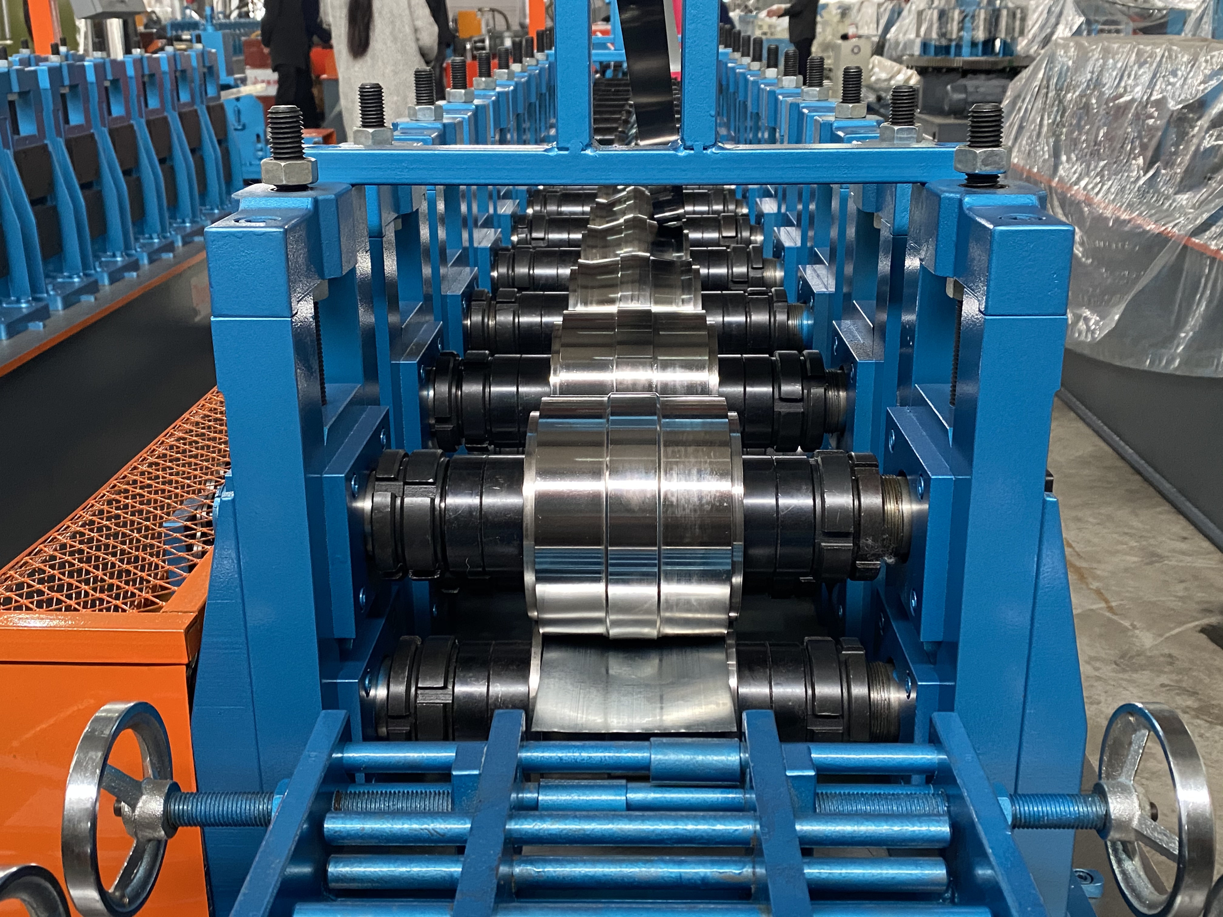 Main T bar roll forming machine production line