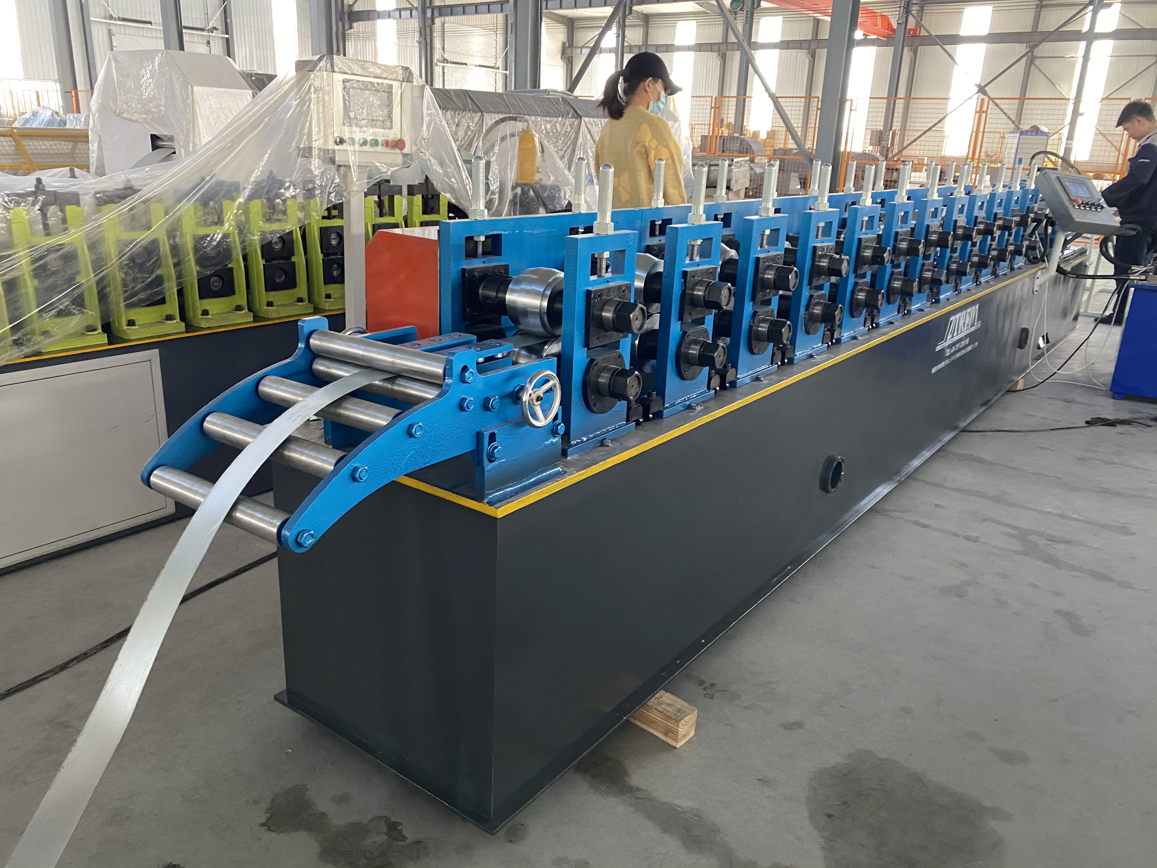 Hungarian customer place an U track keel roll forming machine from Zhongtuo