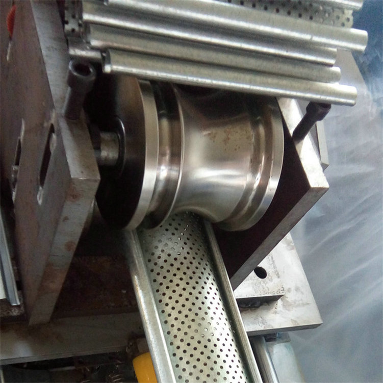 roller shutter slats forming machine