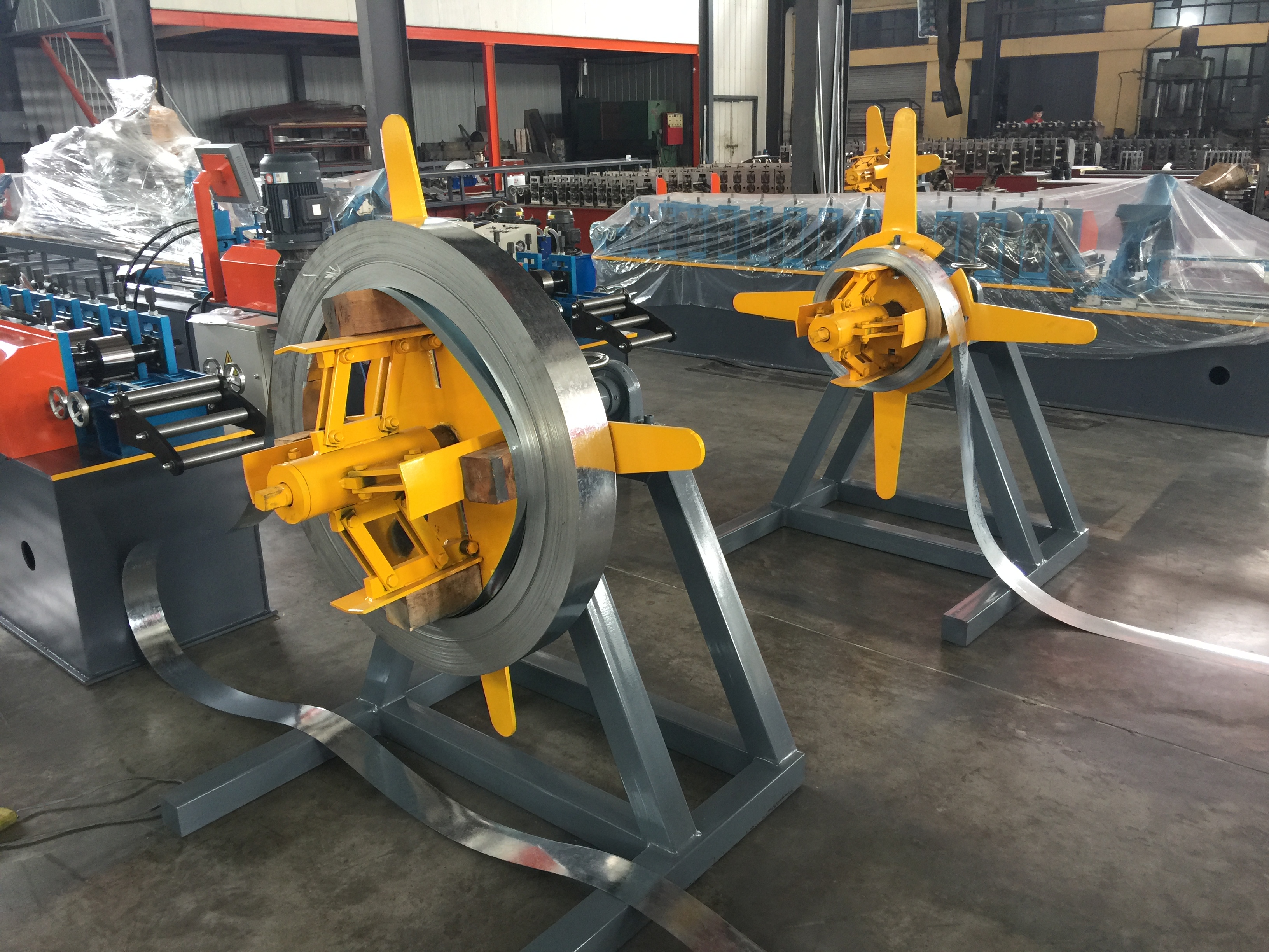 The feature of manual decoiler