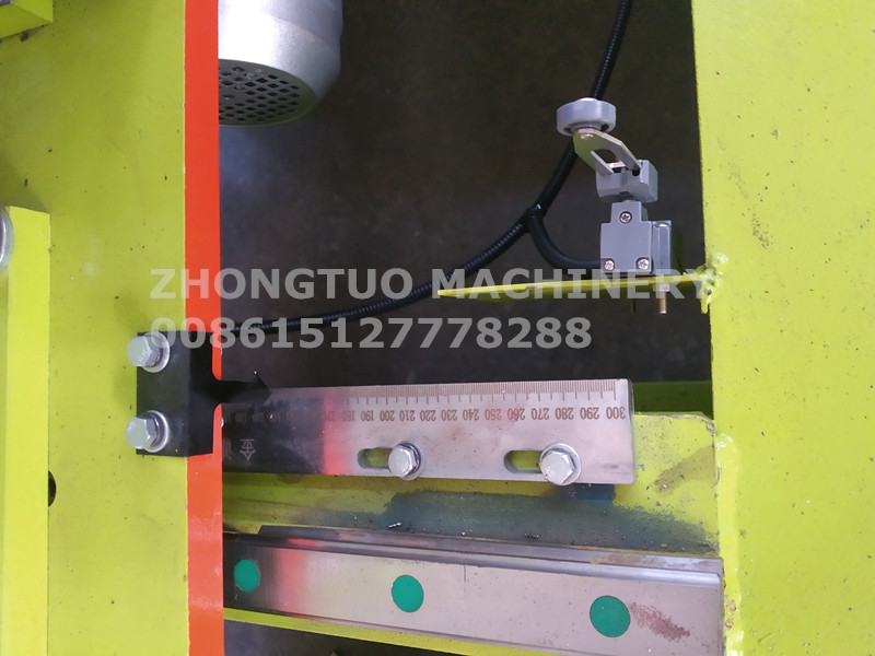 High cost-effective C/Z purlin interchangeable roll forming machine