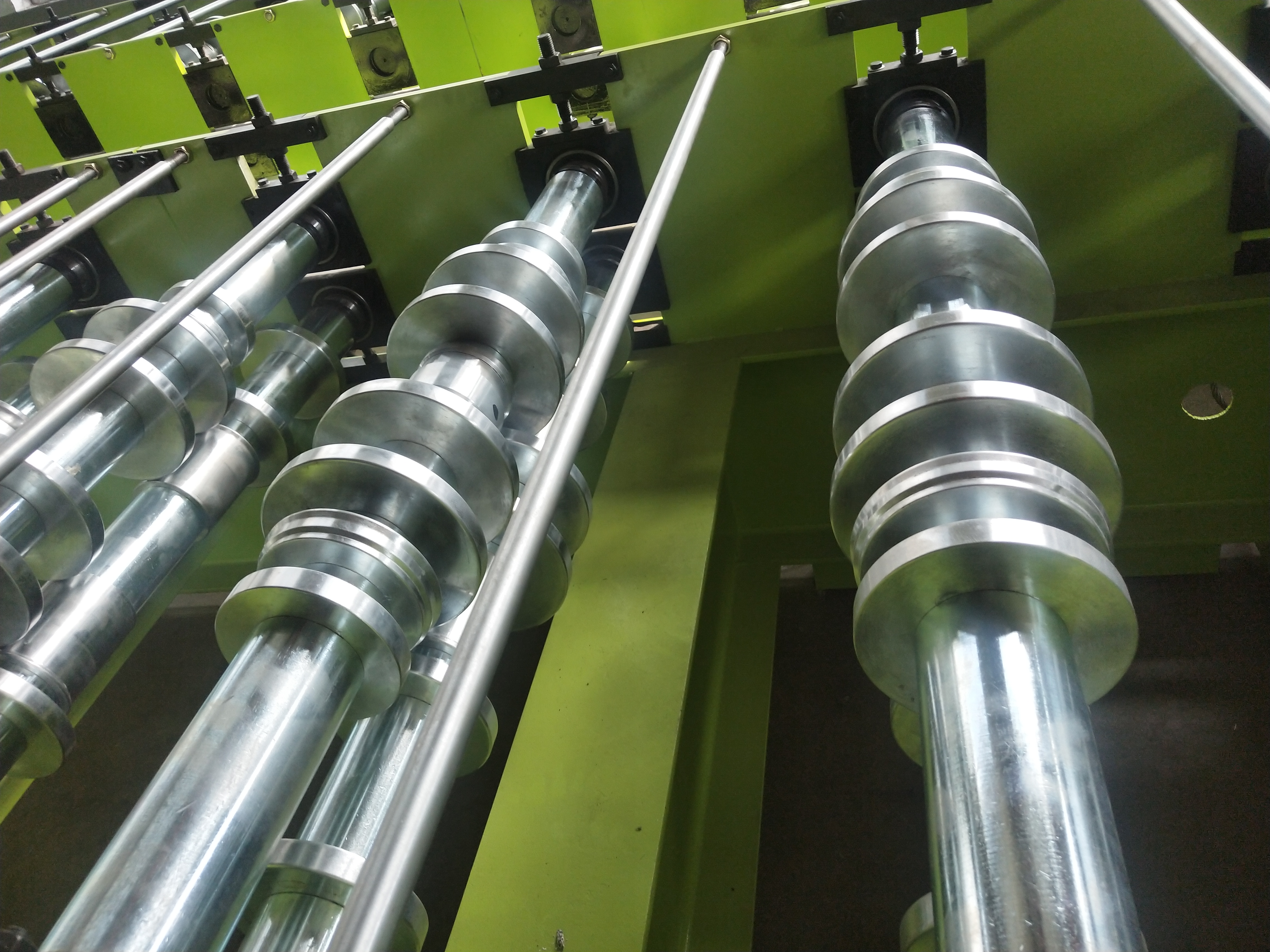 Floor deck roll forming machine test for Burma customer