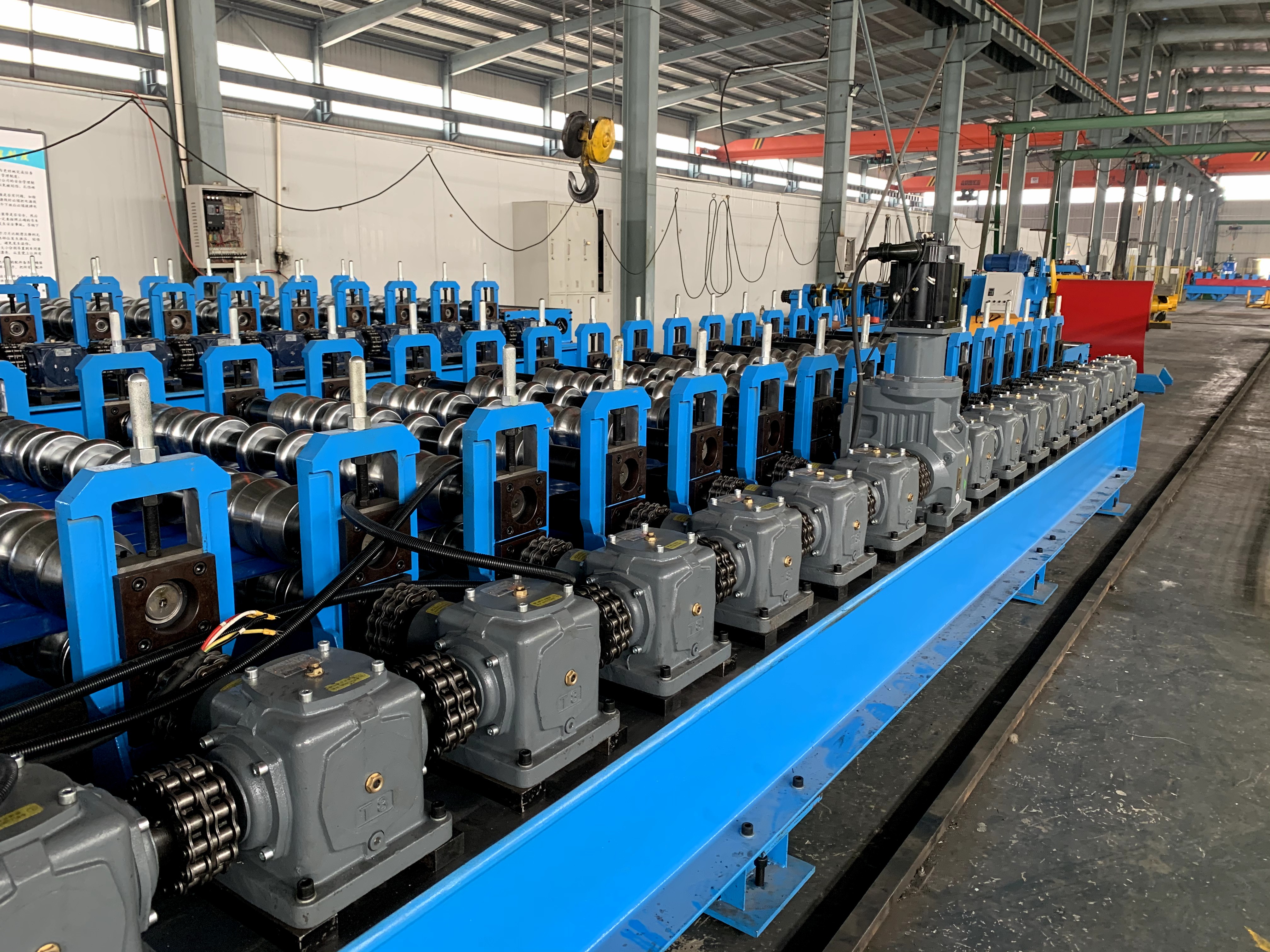 Azerbaijan popular adamante type roofing sheet making machine. 